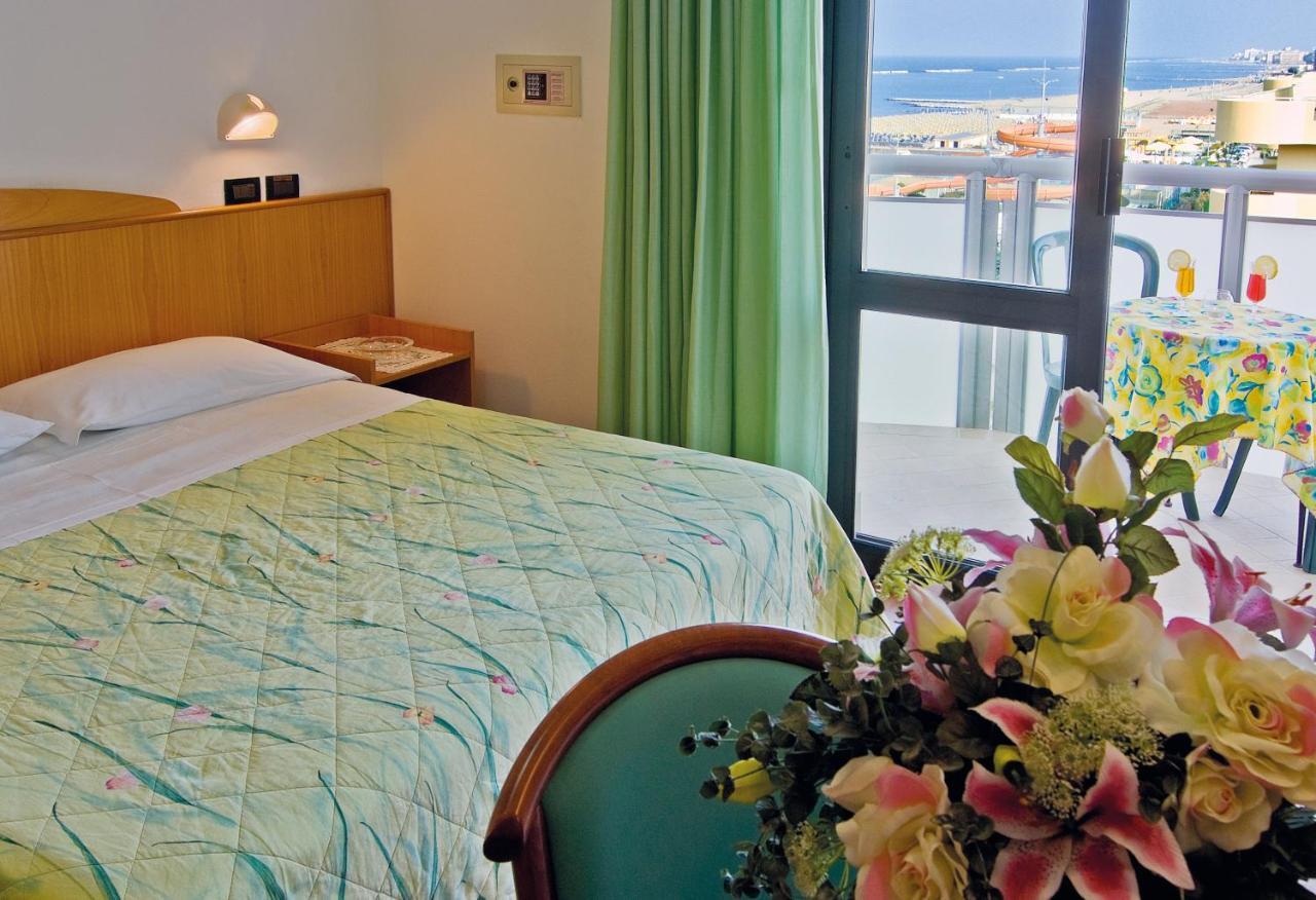 Little Hotel Cesenatico Extérieur photo
