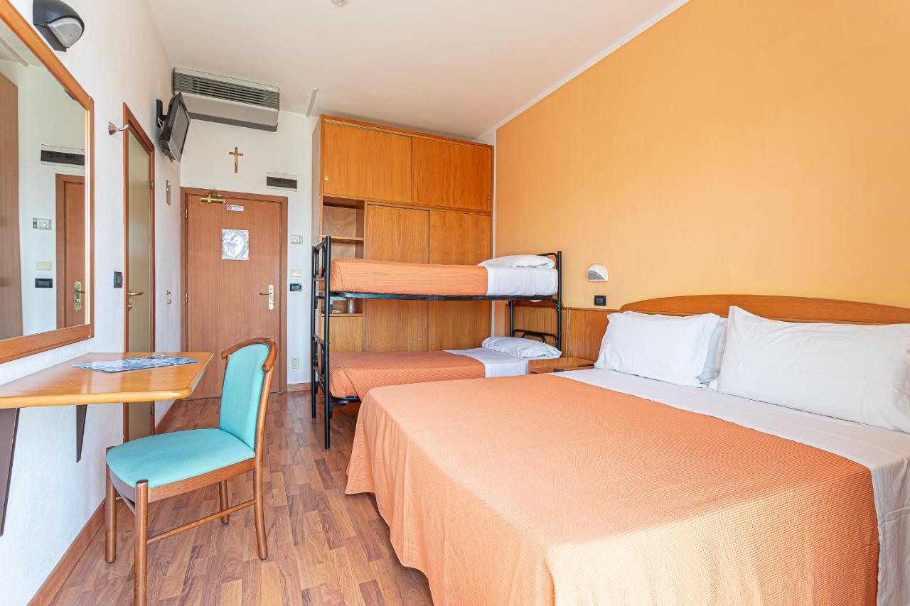 Little Hotel Cesenatico Extérieur photo