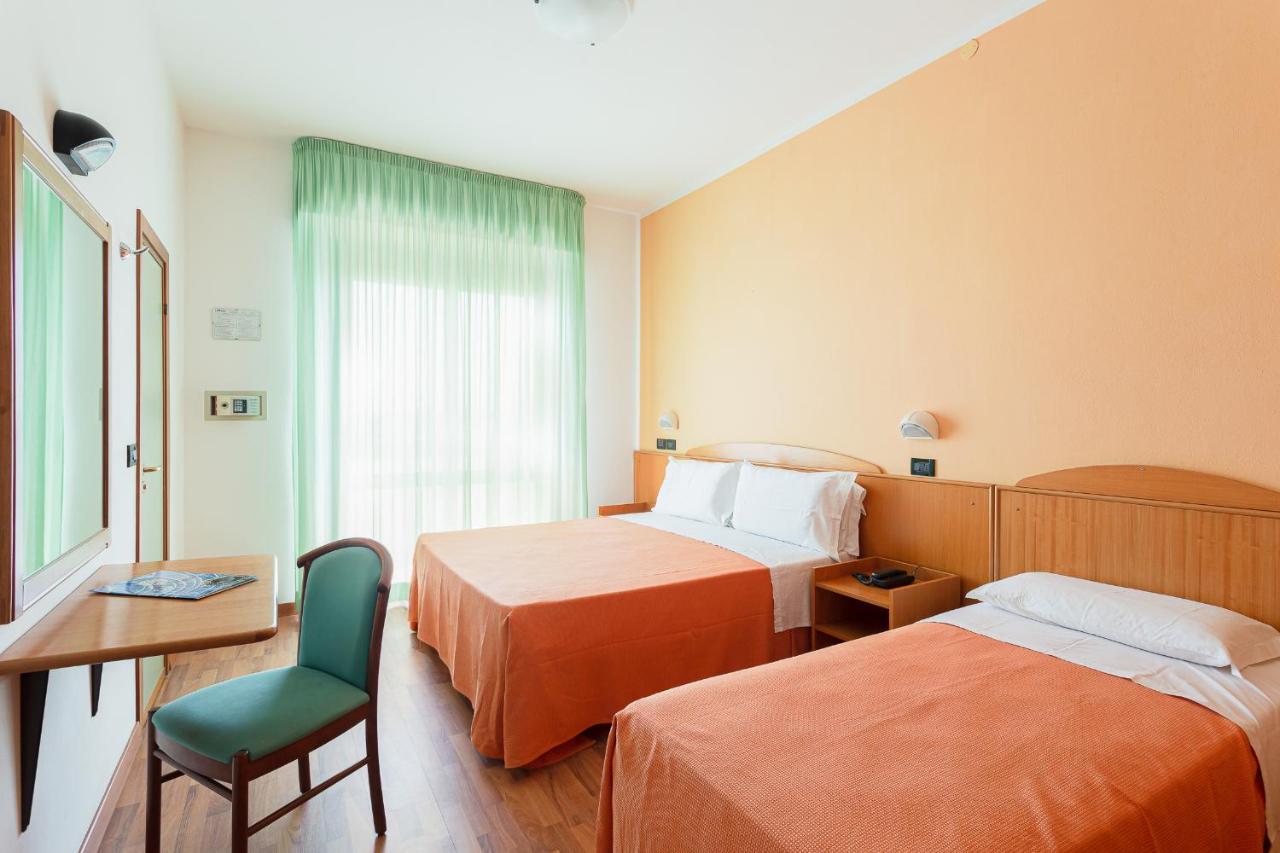 Little Hotel Cesenatico Extérieur photo