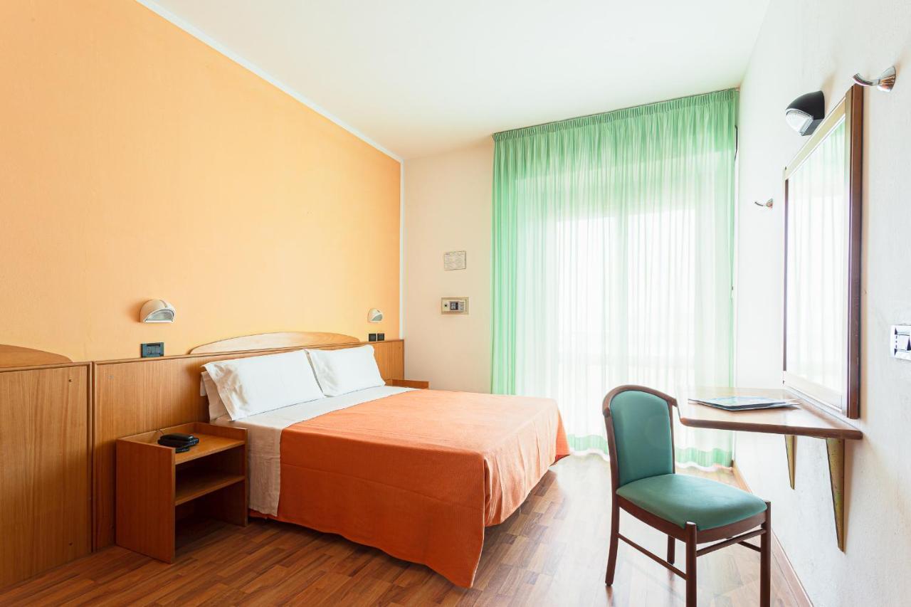 Little Hotel Cesenatico Extérieur photo